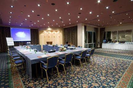 Hilton Baynunah Hotel Abu Dhabi Luaran gambar
